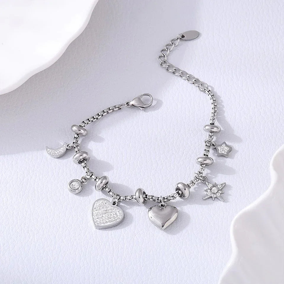 HEARTLINE CHARM BRACELET