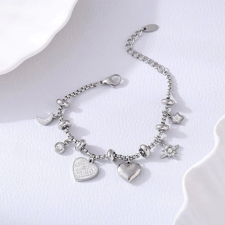 HEARTLINE CHARM BRACELET