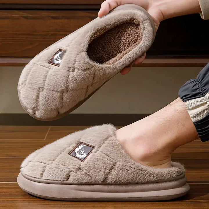 TASMAN PLUSH SLIDES