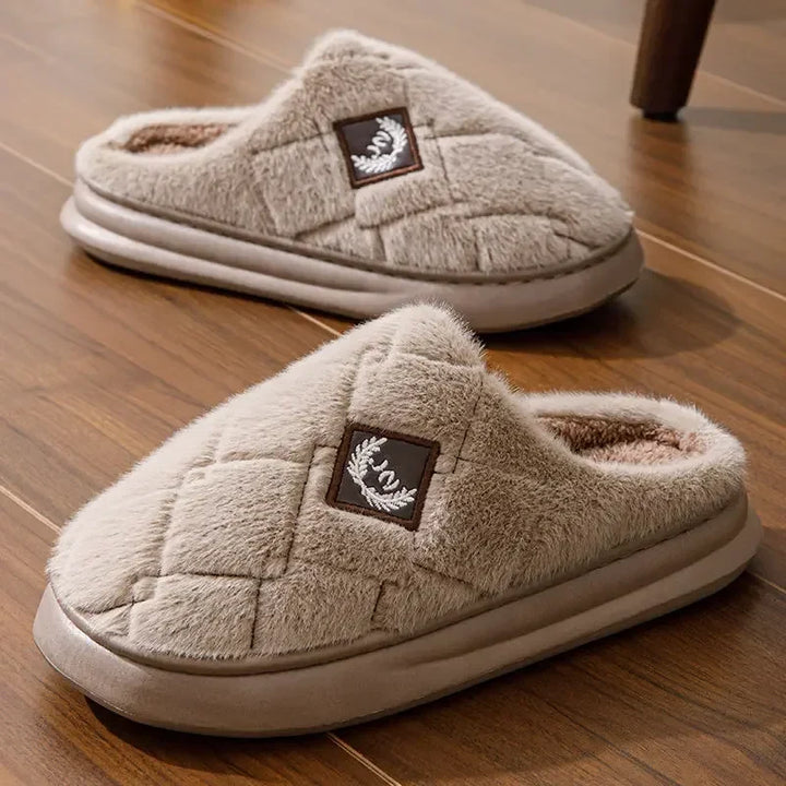 TASMAN PLUSH SLIDES