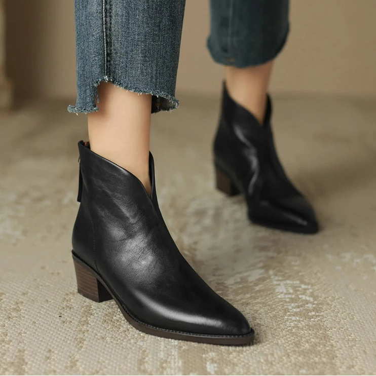 BELLA POINTED LEATHER BOOTS