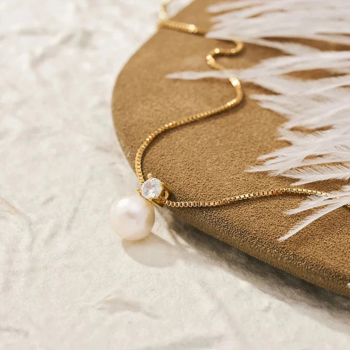 MADELEINE PEARL PENDANT