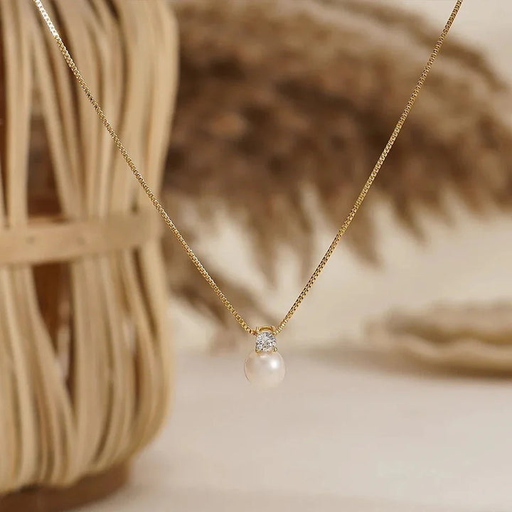 MADELEINE PEARL PENDANT